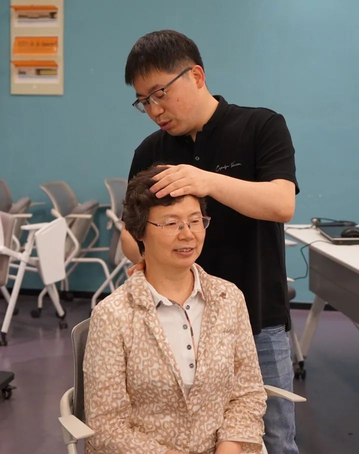 图5 中医手法体验.jpg